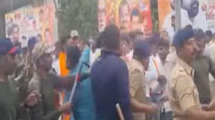 मोठी बातमी! खासदार संजय जाधव यांच्या मेळाव्याबाहेर जोरदार घोषणाबाजी.