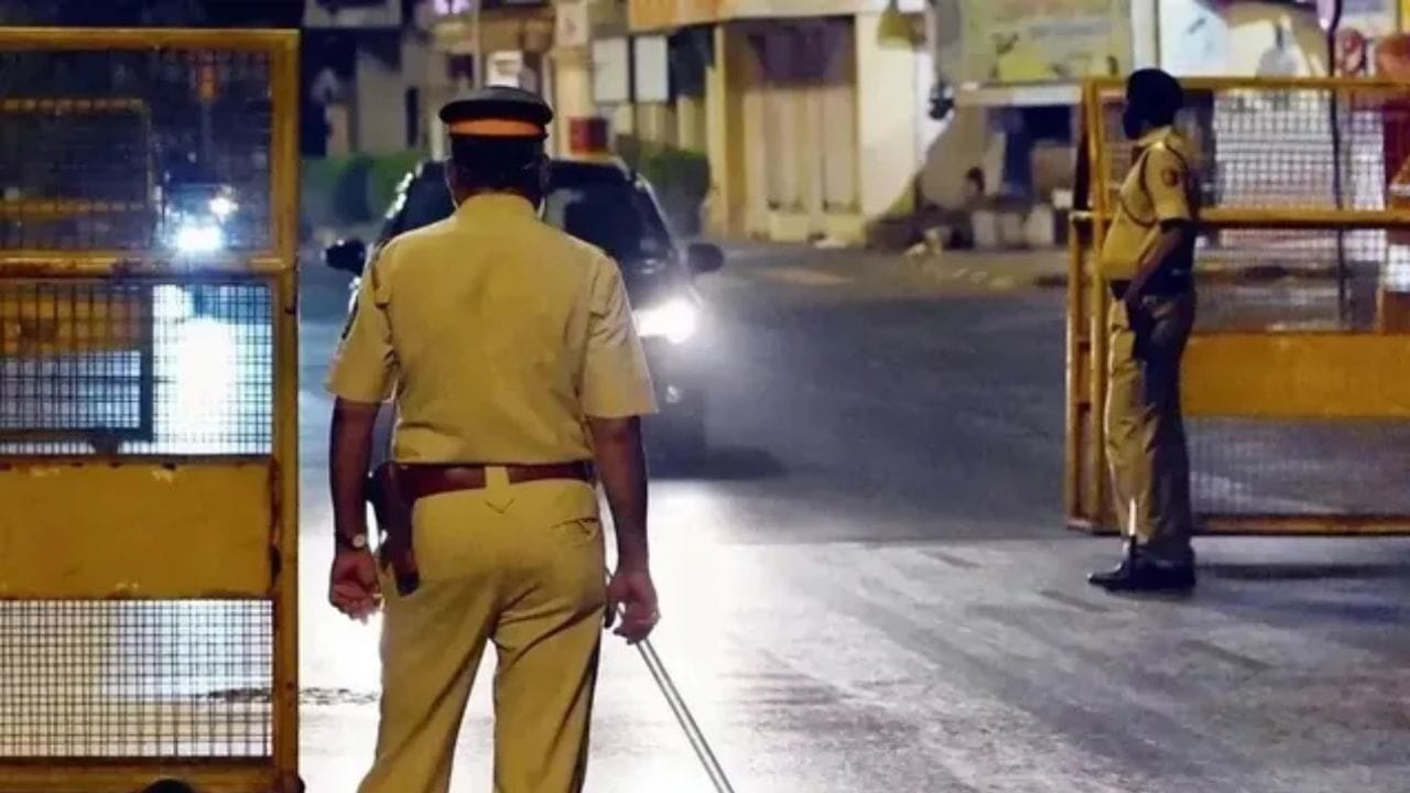नोकरीसाठी पोर्तुगालला गेली, तिथे जाताच विकून टाकलं, लैंगिक छळ आणि... नागपूरच्या महिलेसोबत धक्कादायक प्रकार नोकरीसाठी पोर्तुगालला गेली, तिथे जाताच विकून टाकलं, लैंगिक छळ आणि... नागपूरच्या महिलेसोबत धक्कादायक प्रकार