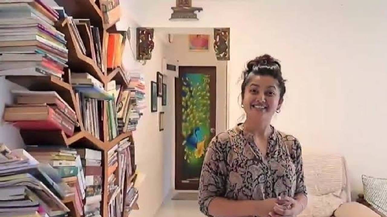 हे फार्महाऊस खरेदी करण्यासाठी मोठं कर्ज घेतल्याचं स्वतः प्राजक्ताने सांगितलं होतं. निसर्गाच्या सानिध्यात राहण्याची इच्छा आणि या घराच्या प्रेमात पडल्यामुळे बजेटचा विचार न करता निर्णय घेतल्याचं तिने स्पष्ट केलं होतं. तिच्या प्रॉपर्टीबरोबरच ‘प्राजक्तराज’ या दागिन्यांच्या ब्रँडचीही ती मालकीण आहे.