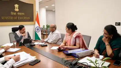 मोठी बातमी! शिक्षण मंत्रालयाचा तडकाफडकी निर्णय, 600 जणांची हकालपट्टी.