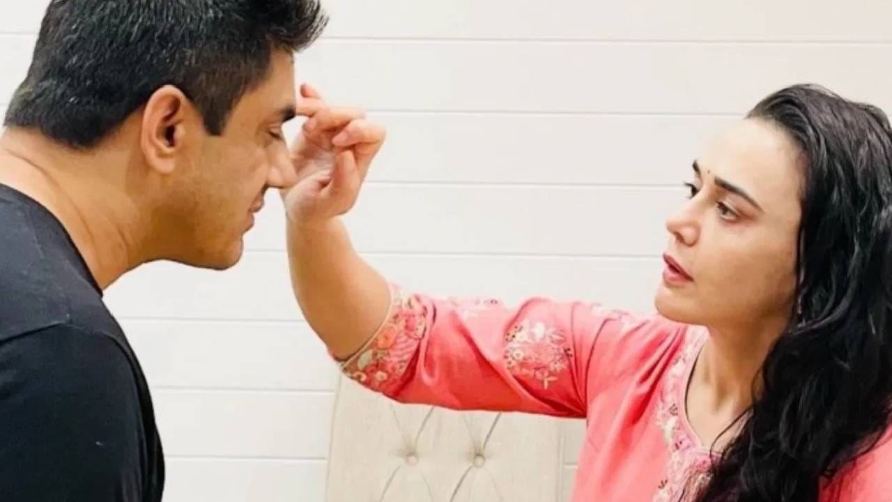  बॉलिवूडची डिंपल गर्ल, अभिनेत्री प्रीती झिंटाने आपल्या भावांसोबत रक्षाबंधन साजरं केलं. तिच्या फोटोंवरही लाईक्सचा वर्षाव झाला. 