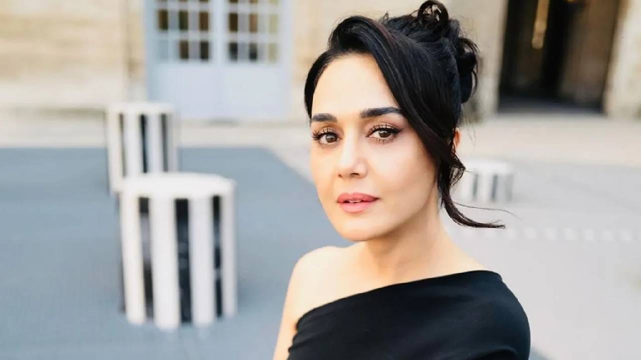 Priety Zinta : शाहरुख, सलमान नव्हे, प्रीतीला 'या' सुपरस्टारसोबत करायचं आहे काम Priety Zinta : शाहरुख, सलमान नव्हे, प्रीतीला 'या' सुपरस्टारसोबत करायचं आहे काम