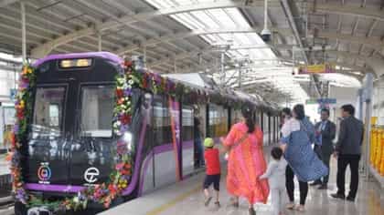 Pune शिवाजीनगर- हिंजवडी मेट्रो : मोदींना फडणवीस यांचे निमंत्रण.