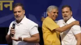 राहुल गांधींकडून मोदींची मिमिक्री, भर मंचावर करून दाखवली ती अ‍ॅक्श!.