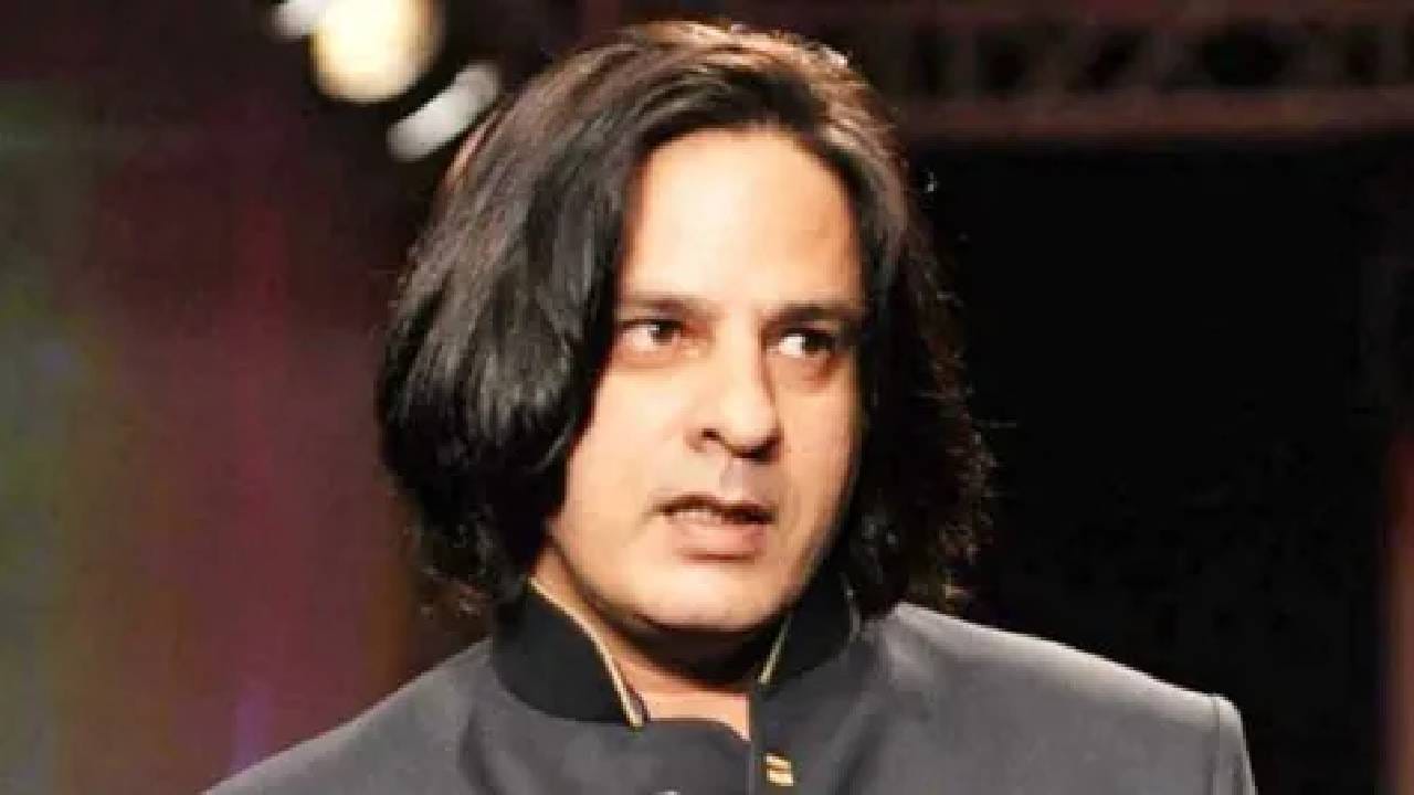 राहुल रॉयने स्पष्टपणे कबूल केलं होतं की, ‘डर’ हा चित्रपट साइन न केल्याची त्याला आजही मोठी खंत आहे. मात्र त्याचवेळी त्याने आपल्या निर्णयामागची परिस्थितीही सांगितली होती. त्या काळात अनेक चित्रपट हातात असल्याने कोणता सिनेमा करायचा आणि कोणता सोडायचा, हे ठरवणं त्याच्यासाठी कठीण झालं होतं.