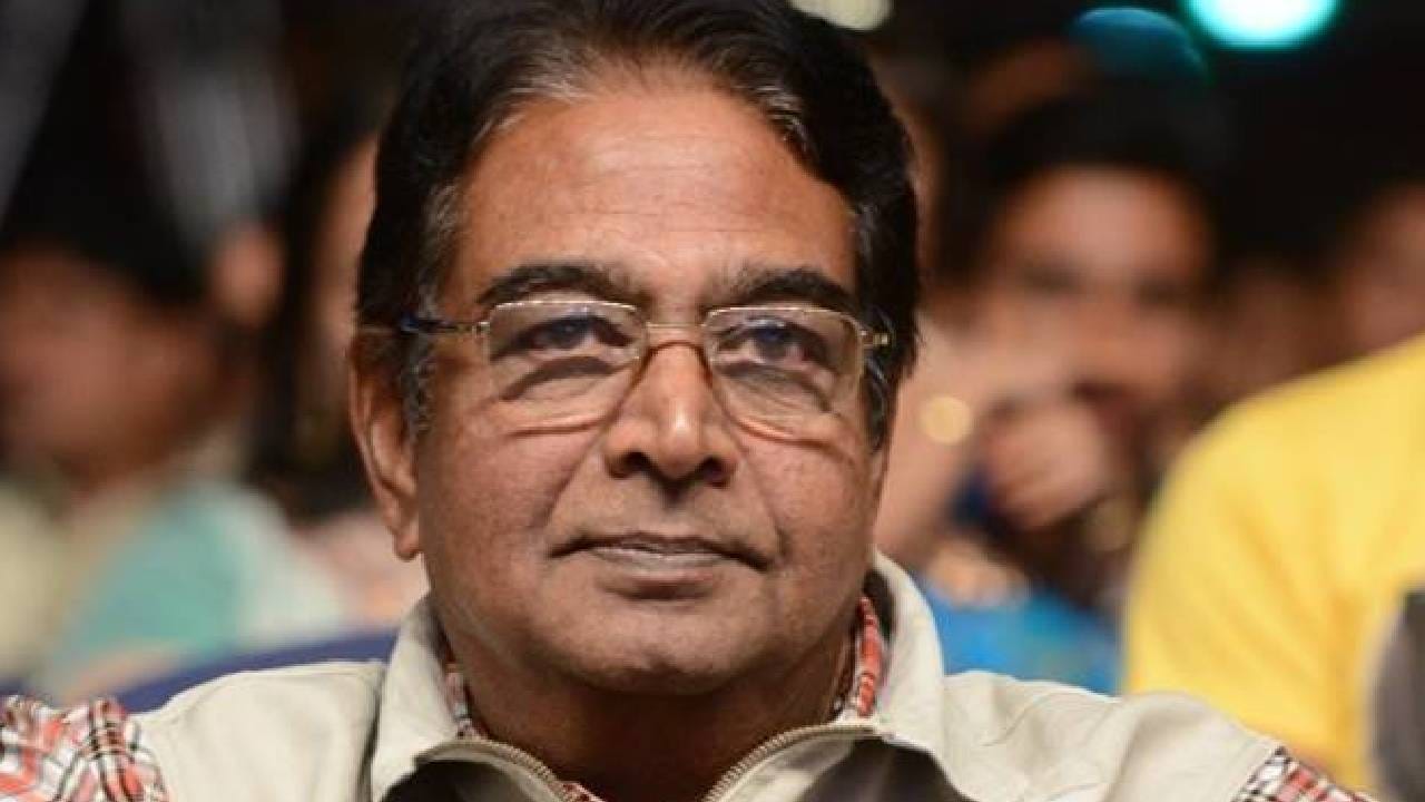 जवळपास अकरा वर्षांपूर्वी दाक्षिणात्य चित्रपटसृष्टीतील एका अत्यंत लोकप्रिय अभिनेत्याने टोकाचं पाऊल उचलत आपलं आयुष्य संपवलं होतं. या घटनेनं इंडस्ट्रीतील सर्वांनाच मोठा धक्का बसला होता. आत्महत्येपूर्वी त्यांनी त्यांची संपूर्ण संपत्ती एका विशिष्ट व्यक्तीला देण्याची इच्छा व्यक्त करणारा संदेश मागे ठेवला होता.