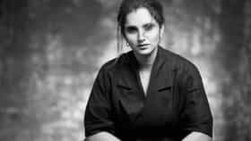 Sania Mirza : थरथरत होती सानिया, घटस्फोटानंतर पॅनिक अटॅक; शूटिंग सोडून पायजमा-चप्पलमध्ये मदतीसाठी धावली खास मैत्रीण !