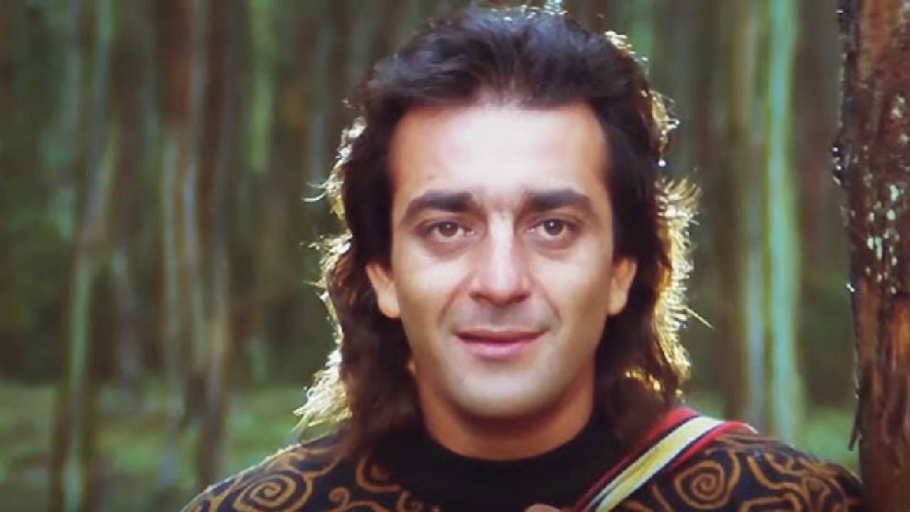 ‘साजन’च्या संगीताला प्रेक्षकांनी प्रचंड प्रतिसाद दिला होता. चित्रपटाचा साउंडट्रॅक 1991 मधील सर्वाधिक विक्री झालेल्या बॉलिवूड ऑडिओ अल्बमपैकी एक ठरला. या अल्बमच्या तब्बल 70 लाखांहून अधिक प्रती विकल्या गेल्याचं सांगितलं जातं.