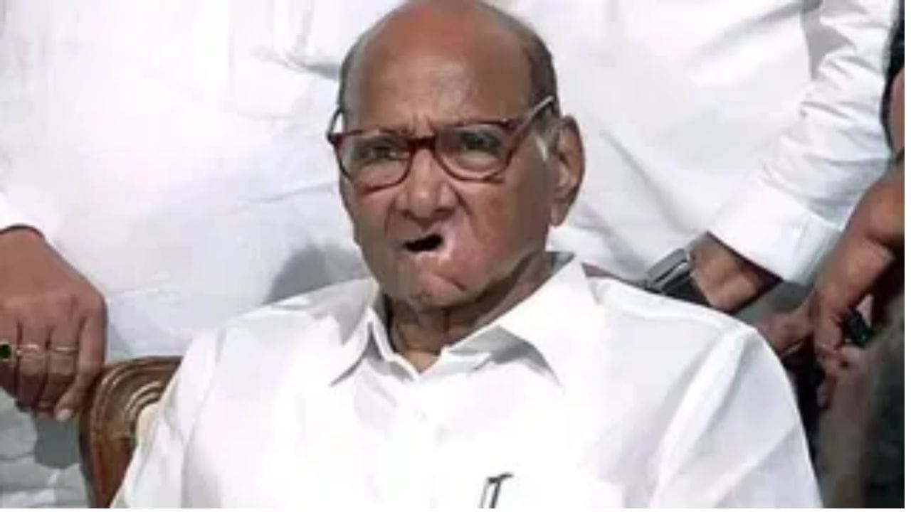 आधी पंतप्रधान मोदींची भेट घेतली, आता राष्ट्रवादीच्या खासदारांची शरद पवारांसोबत महत्त्वाची बैठक, राजकारणात मोठं काही तरी घडणार? आधी पंतप्रधान मोदींची भेट घेतली, आता राष्ट्रवादीच्या खासदारांची शरद पवारांसोबत महत्त्वाची बैठक, राजकारणात मोठं काही तरी घडणार?