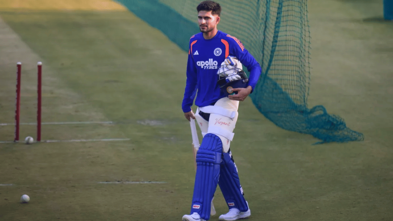 Shubman Gill: दुखापतग्रस्त शुभमन गिलने अखेर 'तो' निर्णय घेतलाच, श्रीलंकेविरुद्ध मॅचपूर्वीच ठरवलं की आता तो... Shubman Gill: दुखापतग्रस्त शुभमन गिलने अखेर 'तो' निर्णय घेतलाच, श्रीलंकेविरुद्ध मॅचपूर्वीच ठरवलं की आता तो...