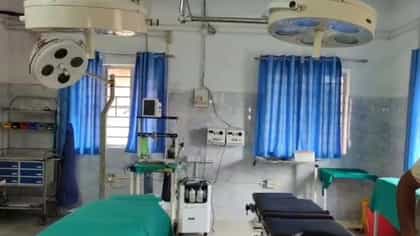 उंदराचा पाठलाग करत ऑपरेशन थिएटरमध्ये शिरला साप, पुढे जे घडले ते अत्यंत.