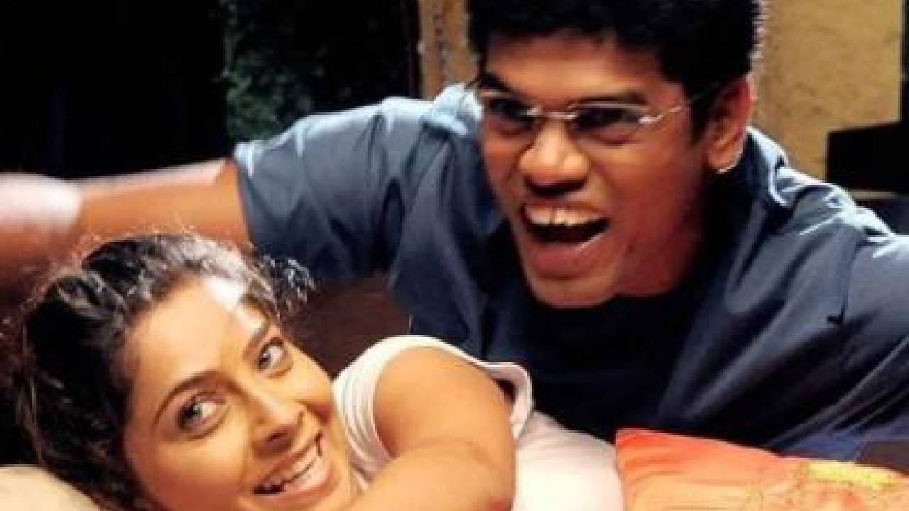 'मी आणि सिद्धार्थ फक्त त्या चित्रपटातील एका रोलसाठी समोरासमोर उभे राहायचो आणि त्यानंतर पुन्हा आमच्या कामाला लागायचो. जवळपास आम्ही एकमेकांशी बोलतच नव्हतो. आम्ही जवळपास दहा वर्ष एकमेकांशी एक शब्दही बोललो नाही' असं सोनालीने सांगितलं होतं.
