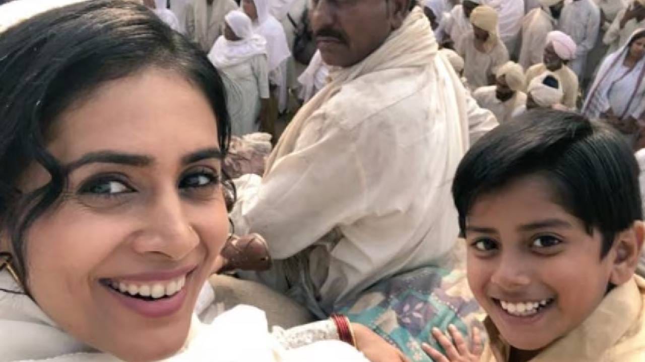 विशेष म्हणजे, सोनालीचे चित्रपटातील बहुतांश सीन युवा ‘भारत’ची भूमिका साकारणाऱ्या बालकलाकारासोबत होते. मोठ्या वयातील सलमान खानसोबत तिचे फार कमी सीन होते. त्यामुळे वयातील अंतर असूनही भूमिका साकारताना फारशी अडचण आली नसल्याचं तिने स्पष्ट केलं. सेटवरील अनुभवाबद्दल बोलताना तिने सलमानच्या स्वभावाचं कौतुक केलं. लोकांशी चांगल्या पद्धतीने कसं वागावं, हे सलमानकडून शिकता येतं, असं तिने म्हटलं.