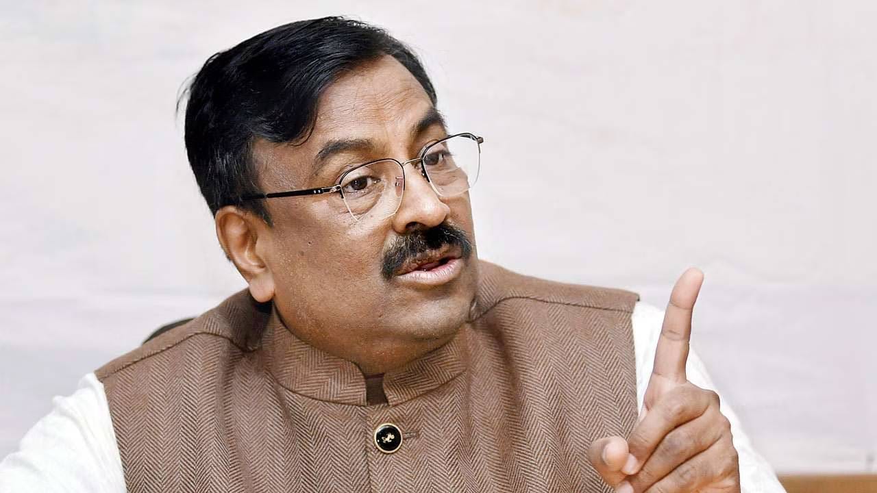 मी सरकारचा भाग नाही, सुधीर मुनगंटीवार यांचं धक्कादायक विधान; भाजपच्या बैठकीआधीच... मी सरकारचा भाग नाही, सुधीर मुनगंटीवार यांचं धक्कादायक विधान; भाजपच्या बैठकीआधीच...