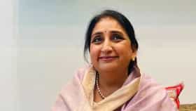 महिलेने सुनेत्रा पवार यांना I LOVE YOU वहिनी म्हटलं, अन् नंतर....