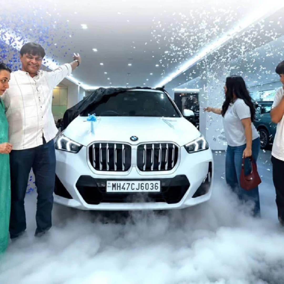 तन्मयने प्रीमिअम एसयूव्ही BMW X1 ही गाडी खरेदी केली आहे. या गाडीची किंमत जवळपास 65 लाख रुपये असल्याचं कळतंय. पांढऱ्या रंगाची ही नवीन आलिशान गाडी पाहून तन्मयचे कुटुंबीयसुद्धा खुश झाले. तन्मयनेही हा खास क्षण त्याच्या कुटुंबीयांसोबत मिळून साजरा केला.