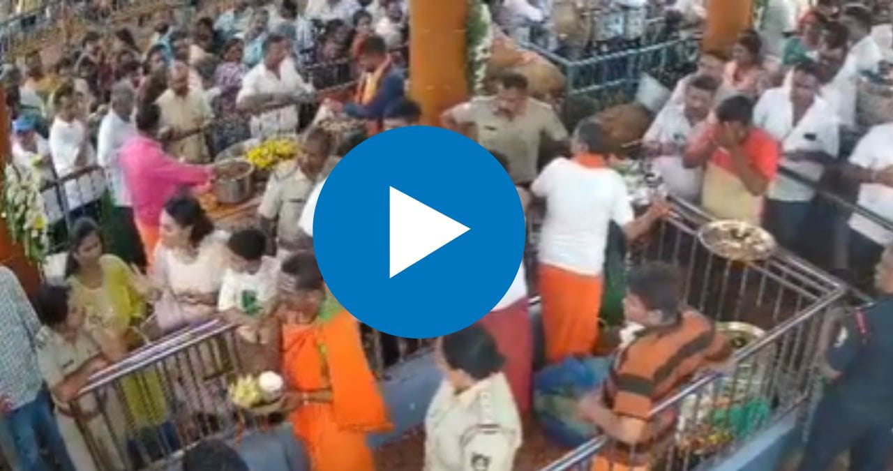 मंदिरात राडा! भाजप आमदाराच्या मुलीने पोलिसालाच कानफटवलं, CCTV व्हिडिओ आला समोर मंदिरात राडा! भाजप आमदाराच्या मुलीने पोलिसालाच कानफटवलं, CCTV व्हिडिओ आला समोर