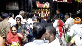 Nashik | तिसरा श्रावणी सोमवार अन् त्र्यंबकेश्वरमध्ये भक्तीचा सागर! मध्यरात्रीपासून भाविकांची तुफान गर्दी