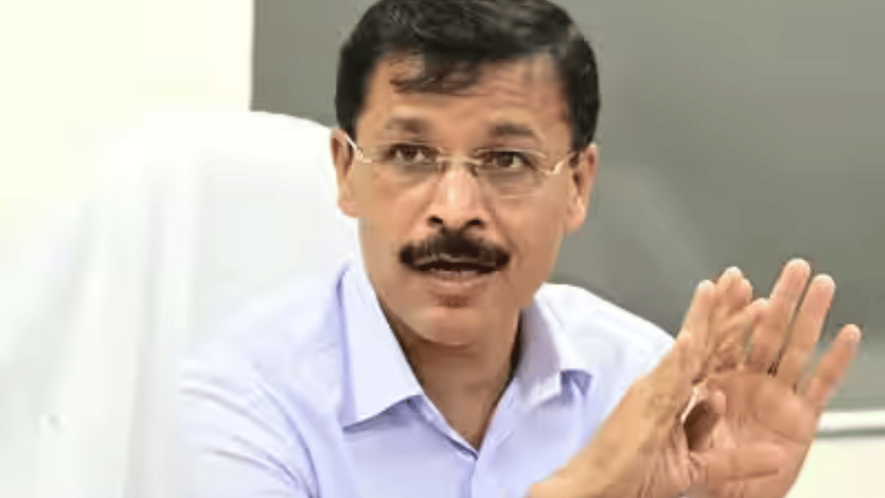 संपूर्ण वेळ शांतेत अरविंद जगताप यांचे बोलणं ऐकणारे तुकाराम मुंडे यांनी या वाक्याला मात्र दाद दिली. त्यांनी हे वाक्य संपताच टाळ्या वाजवल्या.