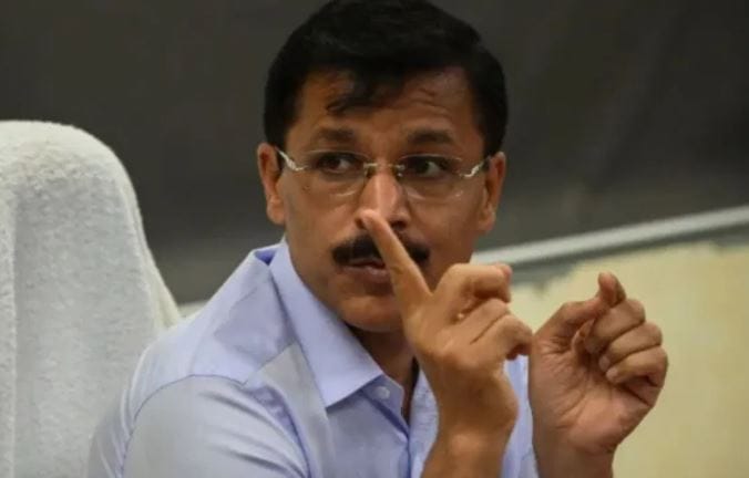 तुकाराम मुंढे आज आयएएस अधिकारी असले तरीही त्यांनी यूपीएससीची परीक्षा उत्तीर्ण होण्यासाठी खूप कष्ट घेतलेले आहेत. त्यांनी एका मुलाखतीत आपल्या लग्नाबाबत दिलखुलासणे सांगितले आहे.
