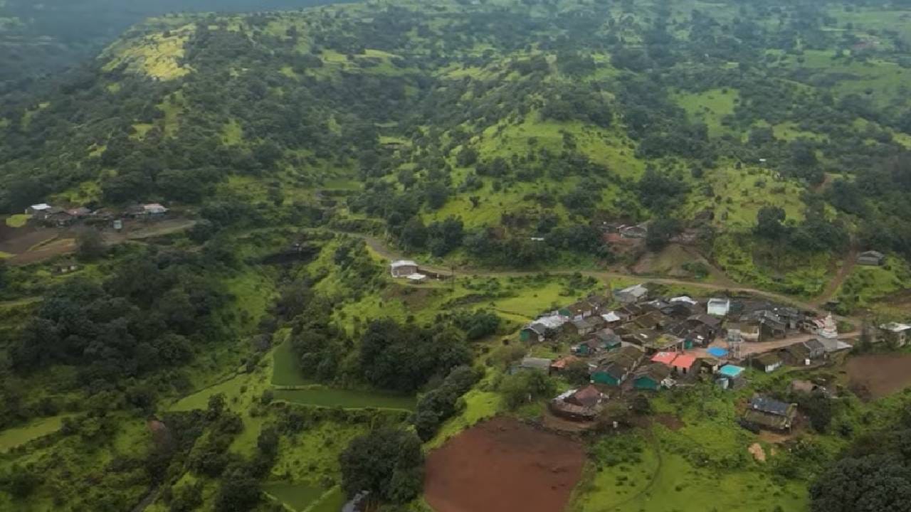 फोफसंडीच्या हद्दीतूनच मांडवी नदीचा उगम होतो. स्थानिक मान्यतेनुसार, येथील एका गुहेत मांडव्य ऋषींनी तपश्चर्या केली होती. त्यांच्या नावावरूनच या नदीला मांडवी हे नाव मिळाल्याचं सांगितलं जातं. (डिस्क्लेमर : वरील लेखात देण्यात आलेली माहिती ही प्राथमिक स्वरूपाची आहे. ती उपलब्ध स्रोतांवरून देण्यात आलेली आहे. )