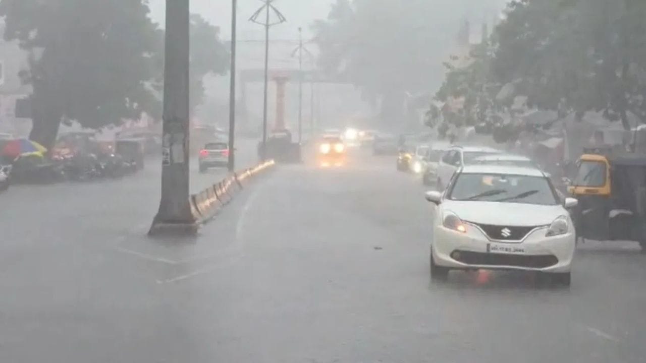 पावसासोबतच प्रति तास 70 ते 80 किमी एवढ्या प्रचंड वेगाने वारे वाहणार असल्यानं या काळात मच्छिमार बांधवांनी समुद्रात मासेमारीसाठी जाऊ नये, असं आवाहानही हवामान विभागाकडून करण्यात आलं आहे.