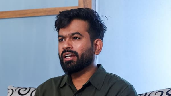 कॉक्रोच जनता पार्टीत फूट ? अभिजीत दीपके यांची पहिली प्रतिक्रीया काय ?
