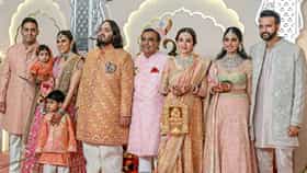 Ambani Family: आपली वर्षभराचीही कमाई नाही, अंबानी कुटुंबाच्या एका दिवसाचा खर्च तब्बल इतका; विस्फारतील डोळे