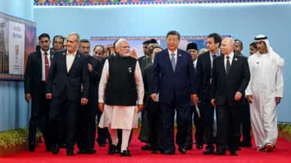 पहाटे 4 पर्यंत दिल्लीत घडामोडी, अखेर घोषणापत्रासाठी इराण सहमत, भारताला.