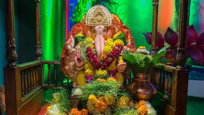Ganesh Chaturthi 2026: कोणत्या दिशेला ठेवाल गणरायाची मुर्ती? जाणून घ्या स्थापना आणि विसर्जनाचे काही नियम...