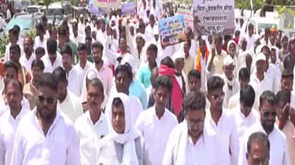 Video : पाणी प्रश्न ऐरणीवर, जिल्हाधिकारी कार्यालयावर विराट मोर्चा.