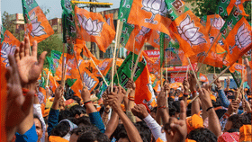 मोठी खळबळ! रात्रीच्या सुमारास अचानक... भाजप नेत्याच्या वाहनाची तोडफोड, व्हिडिओ आला समोर