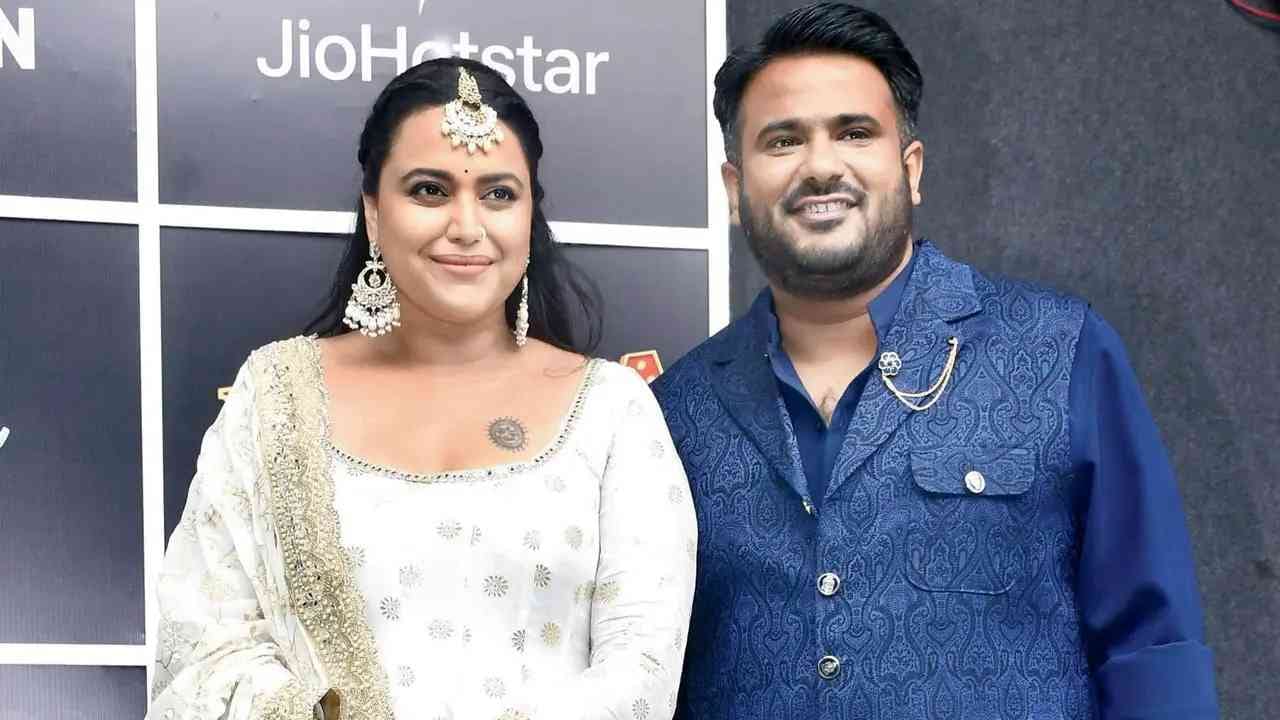 ‘पद्मावत’ चित्रपट रिलीज झाल्यानंतर स्वरा भास्करने दिग्दर्शक संजय लीला भन्साळी यांना एक पत्र लिहिलं होतं. त्या पत्राबद्दल विचारल्यानंतर स्वरा भास्करने 'जौहर' च्या दृश्याबद्दल वादग्रस्त वक्तव्य केलं. दिल्लीत इंडिया इंटरनॅशनल कार्यक्रमात ती बोलत होती.