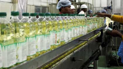 सणासुदीत आनंदाची बातमी, खाद्यतेलावरील आयात शुल्कात केंद्राची कपात.
