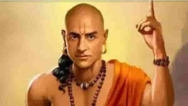 Chanakya Niti : या तीन जागी कधीच थांबू नका, चाणक्यांनी दिला मोलाचा सल्ला