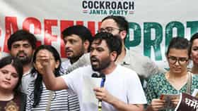 कॉकरोच जनता पार्टीला मोठा झटका, मुख्य निवडणूक आयुक्तांच्याविरोधातील आंदोलनापूर्वीच बडा नेता..