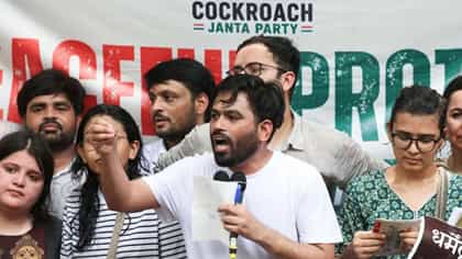 कॉकरोच जनता पार्टीला मोठा झटका, आंदोलनापूर्वीच बडा नेता..-1766160