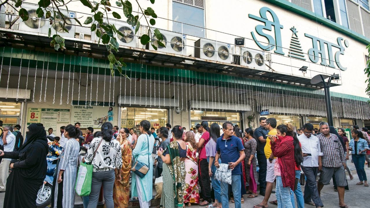 या डब्ब्यात घरात लागणाऱ्या अनेक गोष्टी आपण आरामात ठेऊ शकतो. बाहेर महागात मिळणारा हा डब्बा डिमार्टमध्ये फक्त आणि फक्त 49 रूपयांमध्ये मिळत आहे.