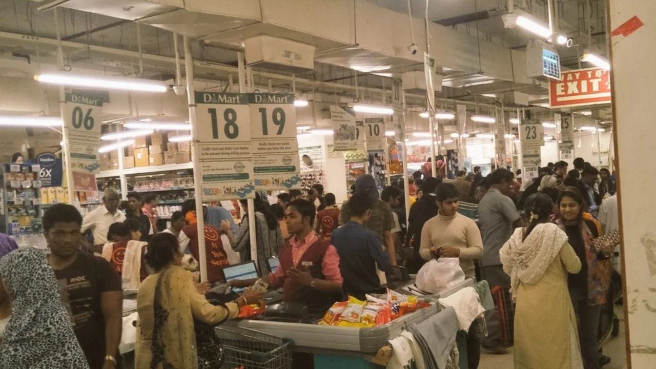 डिमार्टकडून ग्राहकांना फक्त 99 रूपयांमध्ये ट्रे दिला जात आहे. हा ट्रे बाहेर खरेदीसाठी गेलो तर 3 रूपयांच्या खाली मिळणार नाही. डिमार्टमध्ये अत्यंत स्वस्तामध्ये हा ट्रे मिळतोय. 