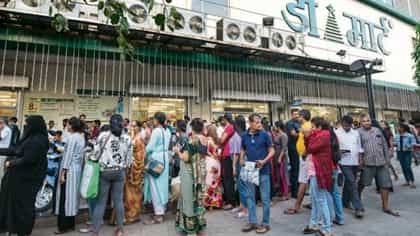 डिमार्टमध्ये सकाळीच ग्राहकांची झुंबड, 29 रुपयात मिळतंय थेट ही वस्तू...