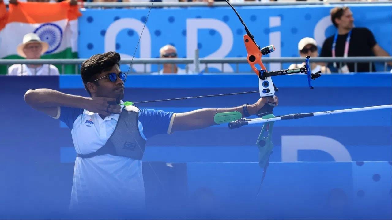 धीरज यांनी या सुवर्णपदकासह भारताची तब्बल 16 वर्षांची प्रदीर्घ प्रतीक्षा संपवली आहे. यापूर्वी 2010 मध्ये जयंत तालुकदार यांनी पुरुष रिकर्व प्रकारात कांस्यपदक जिंकले होते, ज्याला आता धीरज यांनी सुवर्ण रंगात बदलले आहे. (Photo: PTI)