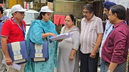 निवडणूक आयोगाचा मोठा आदेश, सरकारी कार्यालयात जाण्याची गरज नाही....