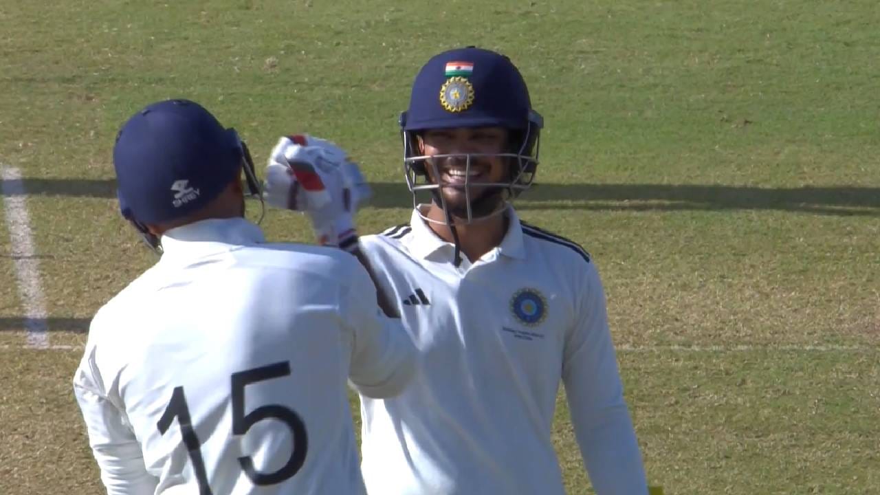Duleep Trophy 2026 : इशान आणि वैभवच्या नेतृत्वात ईस्ट झोन संघ 13 वर्षांनी अंतिम फेरीत, सेमीफायनलमध्ये अशी झाली लढत Duleep Trophy 2026 : इशान आणि वैभवच्या नेतृत्वात ईस्ट झोन संघ 13 वर्षांनी अंतिम फेरीत, सेमीफायनलमध्ये अशी झाली लढत