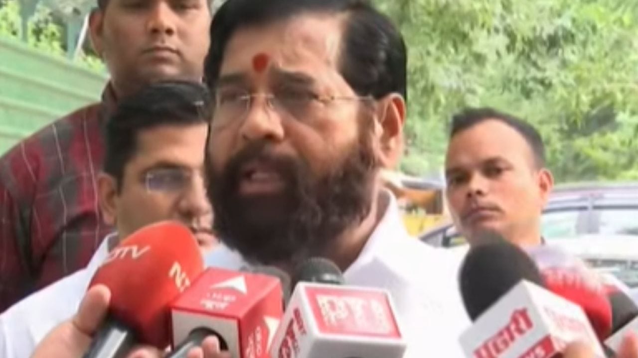 मनोज जरांगे पाटलांचं उपोषण, आरक्षणाबाबत सरकारची भूमिका काय? शिंदेंनी दिल्लीतून स्पष्टच सांगितलं मनोज जरांगे पाटलांचं उपोषण, आरक्षणाबाबत सरकारची भूमिका काय? शिंदेंनी दिल्लीतून स्पष्टच सांगितलं