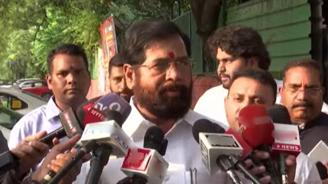 बाळासाहेब गेल्यानंतर पक्षात... कोर्टात सुनावणी सुरू असतानाच एकनाथ शिंदेंचा खळबळजनक गौप्यस्फोट बाळासाहेब गेल्यानंतर पक्षात... कोर्टात सुनावणी सुरू असतानाच एकनाथ शिंदेंचा खळबळजनक गौप्यस्फोट