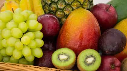 Fresh Fruits: फळे खरेदी करण्यापूर्वी 'या' गोष्टी तपासा.