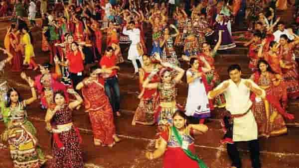 दांडीया क्वीन फाल्गुनी पाठकच्या दांडियात मुस्लिमांना बंदी, भाजप आमदाराची कठोर भूमिका