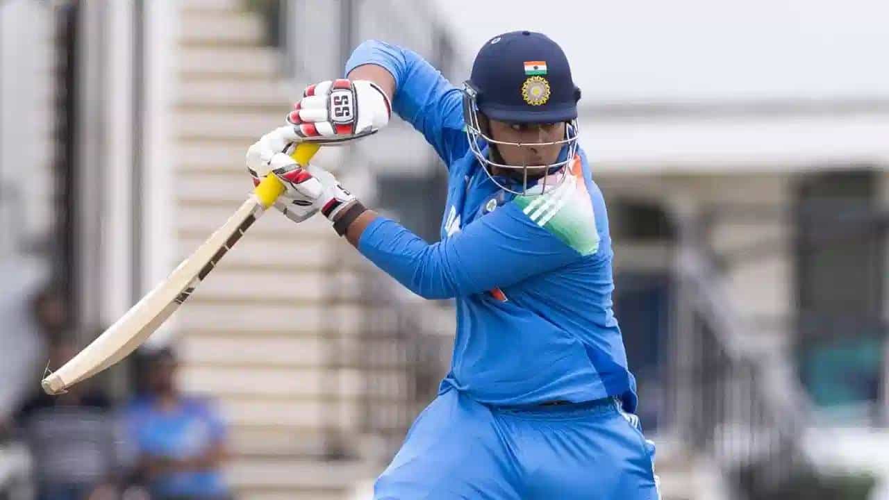 भारत-अफगाणिस्तान पहिल्या T20 सामन्यापूर्वी सराव सत्रात मुख्य प्रशिक्षक गौतम गंभीरने 15 वर्षीय वैभव सूर्यवंशीशी बराच वेळ चर्चा केली असल्याचे दिसून आले आहे.