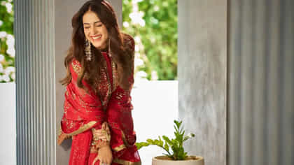क्वीन ऑफ लातूर, जेनेलियाच्या लाल पंजाबी सूटमधील सौंदर्य पाहून चाहते....