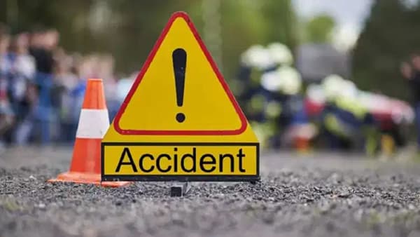 10 सेकंदात 6 जणांचा जागीच मृत्यू, ट्रक-कारच्या भीषण अपघाताने महाराष्ट्र हादरला